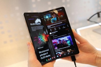 Samsung, 360 derece katlanabilir ekranını paylaştı