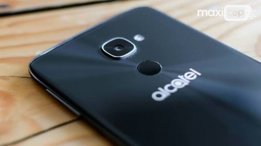 Windows 10 Alcatel IDOL 4s 10 Kasım'da Satışa Çıkıyor