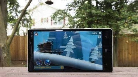 APR XC01Q Windows 10 Mobile Akıllı Telefon Resmi Olarak Duyuruldu