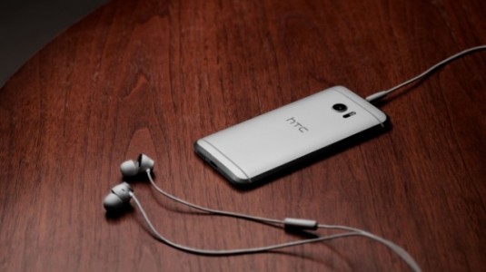 HTC, Yeni Amiral Gemisini Türkiye'de Satışa Sundu