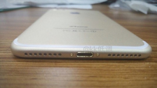 Üç Yeni İPhone Birlikte Görüntülendi