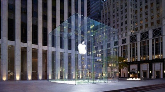 Yeni iPhone'u için mağaza önünde 23 gün bekledi