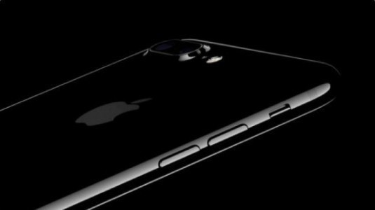 Apple İPhone 7 Plus Dual Kamera Özelliği ile Tanıtıldı