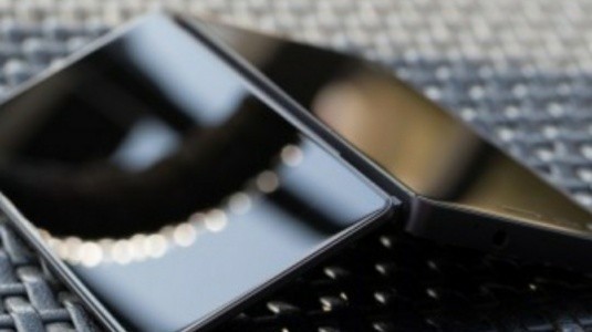 ZTE Axon M, Katlanabilir Çift Ekranı ile FCC Sertifikası Aldı