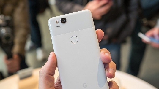 Gecikmeli Gelen Pixel 2 Modelleri İçin Google Kullanıcılara Ücretsiz Bir Canlı Kılıf Gönderecek