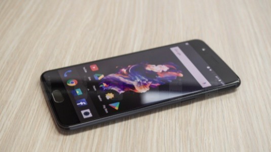 OnePlus 5, OxygenOS 4.5.11 Güncellemesi Yayınlandı