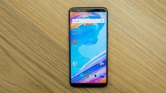 OnePlus 5T'nin 4K Çözünürlükte Duvar Kağıtları Yayınlandı