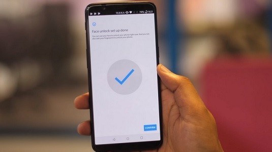 OnePlus 5T'de Bulunan Yüz Tanıma Özelliği OnePlus 5 İçin Geliyor