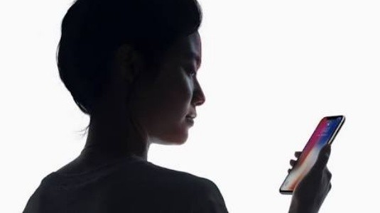 Face ID Yine Maske ile Kandırıldı