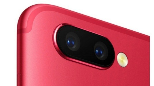 Oppo R11s, İlk 24 Saatte 300 Binden Fazla Ön Kayıt Aldı