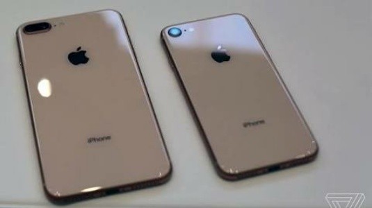 Canalys: iPhone 8 Plus, küçük iPhone'dan daha iyi satış yapan ilk Plus modeli oldu
