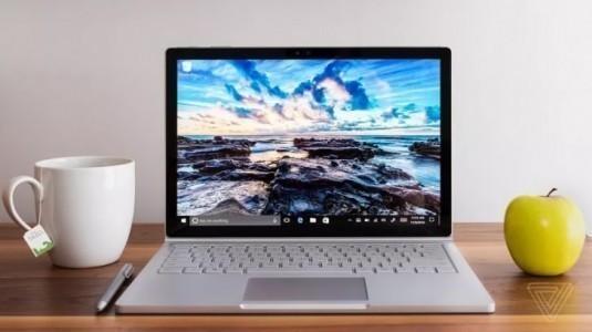 Microsoft Surface Book 2'nin, Geleneksel Dizüstü Bilgisayar Olduğu Söyleniyor