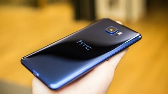 HTC U 11'in Perakende Kutusu, Telefonun Özelliklerini Doğruladı