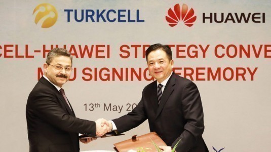 Turkcell ile Huawei yerli üretim için el sıkıştı