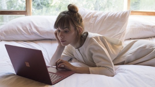 Windows 10 S İşletim Sistemli Surface Laptop Görselleri Duyuru Öncesinde Sızdırıldı