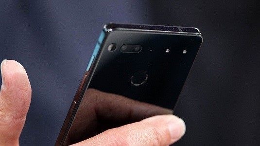 Çerçevesiz Ekrana Sahip Essential Phone Telefonu Ağustos Ayında İlk Parti Satışına Başlayacak
