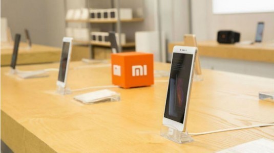 Xiaomi, Yeni Mağazalar Açmak ve Yurtdışı Genişlemesine Devam Etmek için 1 Milyar Dolar Kredi Alıyor