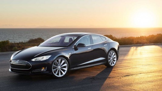 Tesla Model 3, seri üretim bandından iniyor