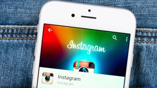 Instagram hikayelerini kaydetmek için ne yapmalıyım?