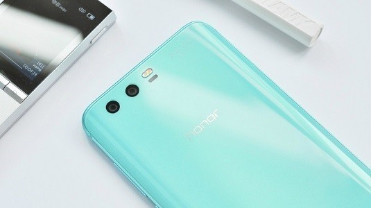 Huawei Honor 9 Robin Blue Rengine Kavuştu