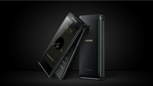 Samsung, en yeni Üst Seviye Kapaklı Telefonu Leader 8'i Duyurdu