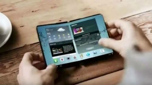 Samsung, Katlanabilir Telefonu 2018'de Piyasaya Sunacak