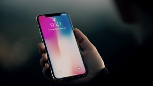 iPhone X geleceğin telefonu olamaz