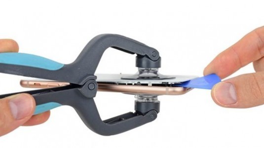 iPhone 8, iFixit stüdyosuna konuk oldu