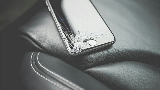 İphone 8'in Arka Camı, Ekranından Pahalı