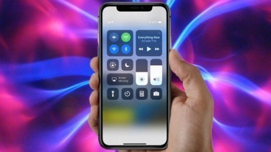 iPhone X, iPhone 8 Plus'tan Biraz Daha Büyük bir Bataryaya Sahip