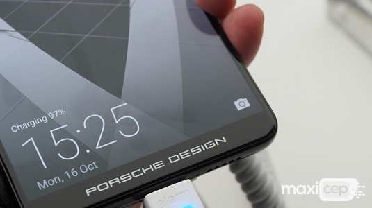 Huawei Mate 10 Porsche Design Duvar Kağıtları Yayınlandı