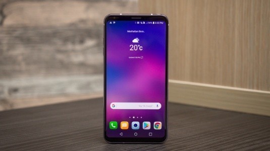 LG, MWC 2018'de Gelişmiş AI Özellikli V30 Modelini Duyurabilir