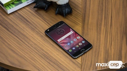 Moto Z2 Play Brezilya'da Android 8.0 Güncellemesini Almaya Başladı
