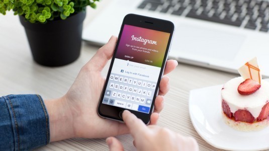 Instagram'da arkadaşlarınızın eklediği tüm resimleri beğenin