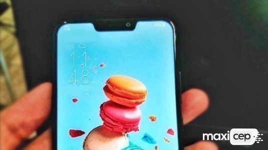 Asus Zenfone 5, bu sefer çalışırken objektife yakalandı