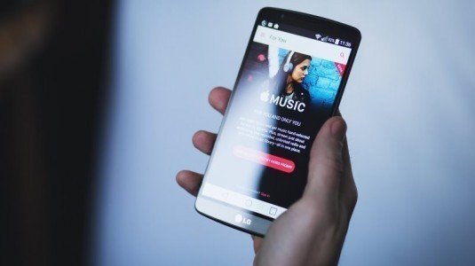 Apple Music, Spotify'i artan kullanıcı sayısı ile korkuttu