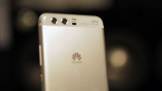 Huawei, P20 Pro İsmini Barselona'daki Billboard Afişleri ile Doğruladı