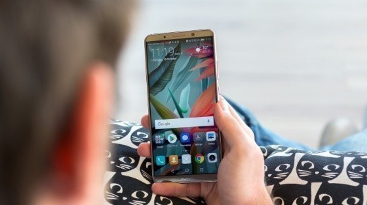 Huawei Mate 11 (veya Mate 20) Ekran İçi Parmak İzi Tarayıcı ile Gelebilir