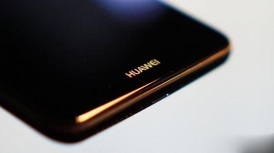 Huawei katlanabilir telefonunu yıl sonunda tanıtacak