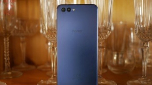 Honor 10'un Arka Yüzeyi ile Birlikte Teknik Özellikleri de Sızdırıldı