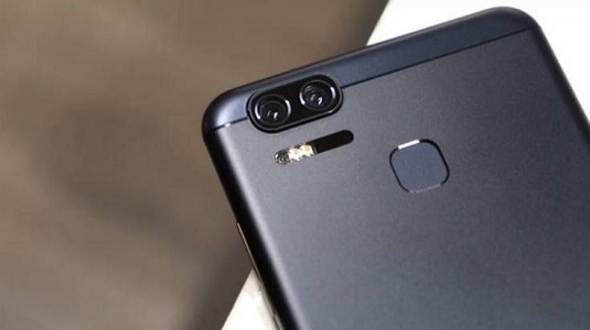 Daha Gerçekçi Fotoğraflar İçin Çift Kameralı Telefonlar