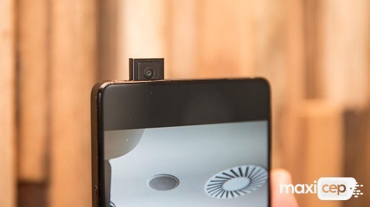 Tamamen Çerçevesiz Ekranlı Vivo Apex Modeli Yeniden Görüntülendi