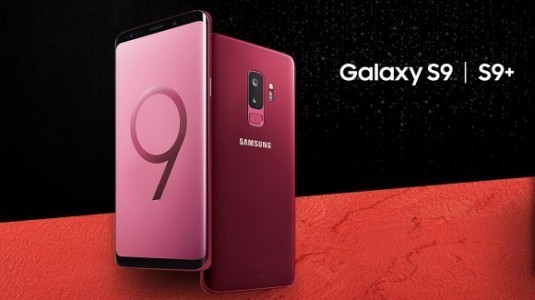 Galaxy S9 ailesi bordo rengiyle daha havalı