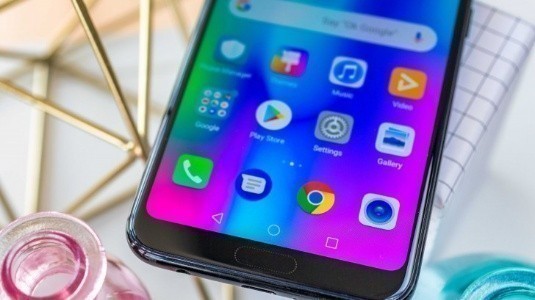 Honor 10, Yeni Güncelleme ile Yeni Özellikler Kazandı