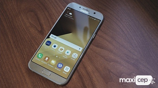 Samsung Galaxy A7 (2018) Üç Arka Kamera İle Birlikte Geliyor