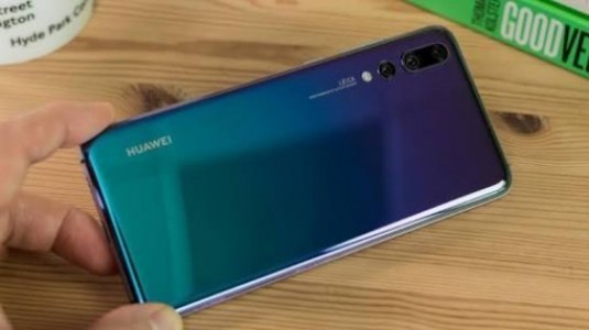 Benchmark'larda Hile Yapan Huawei Telefonlar DxOMark Listelerinden Kaldırıldı