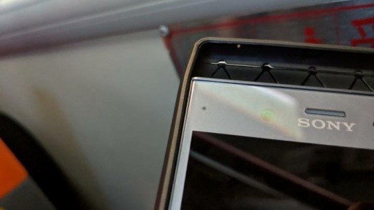 Sony Xperia XZ4'ün Kılıf Görüntüleri Sızdırıldı