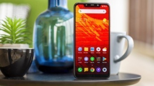 Pocophone F1, 960 fps Slow-motion Video Kaydı ve Gece Modu Özelliğine Kavuştu