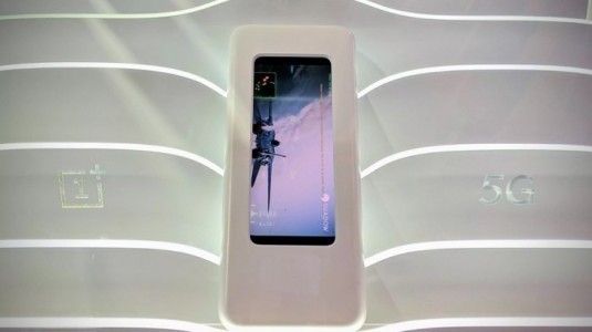 Pete Lau, OnePlus 7'nin Kablosuz Şarj Özelliğine Sahip Olmayacağını Doğruladı