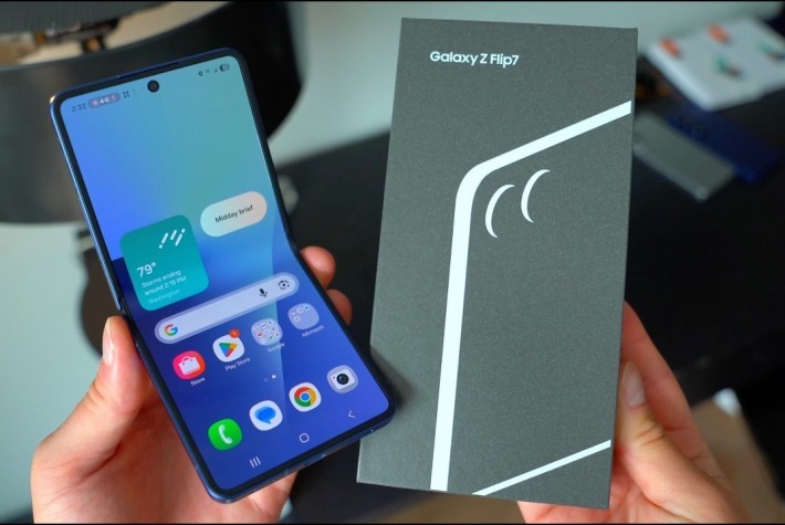 Samsung Galaxy Z Flip 7 Kutu Açılışı ve İlk Bakış